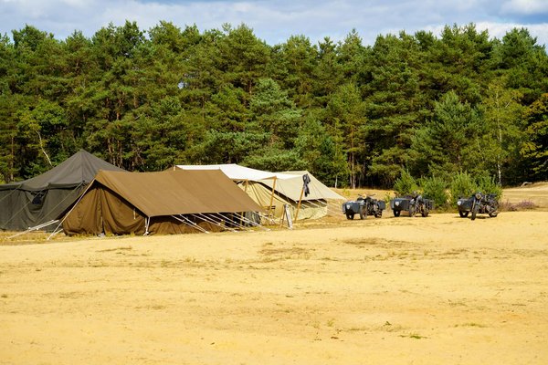 What Strategies Can Travelers Use to Save Money on UK Tours?