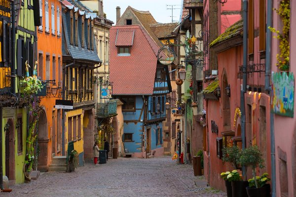 Exploring riquewihr: unmissable activities to enjoy